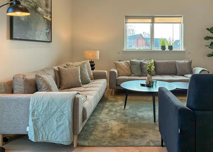 5 Bedroom Gorgeous In Nyaraló
