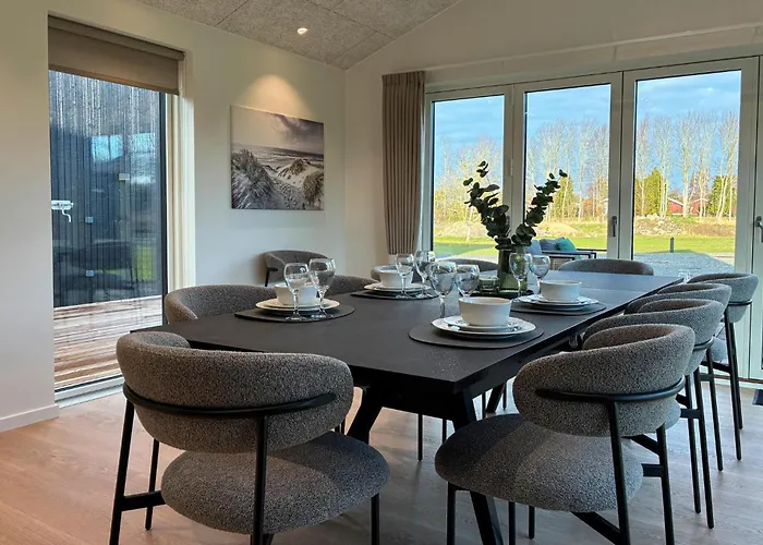 5 Bedroom Gorgeous In Nyaraló