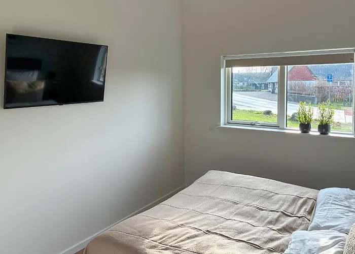 5 Bedroom Gorgeous In Nyaraló